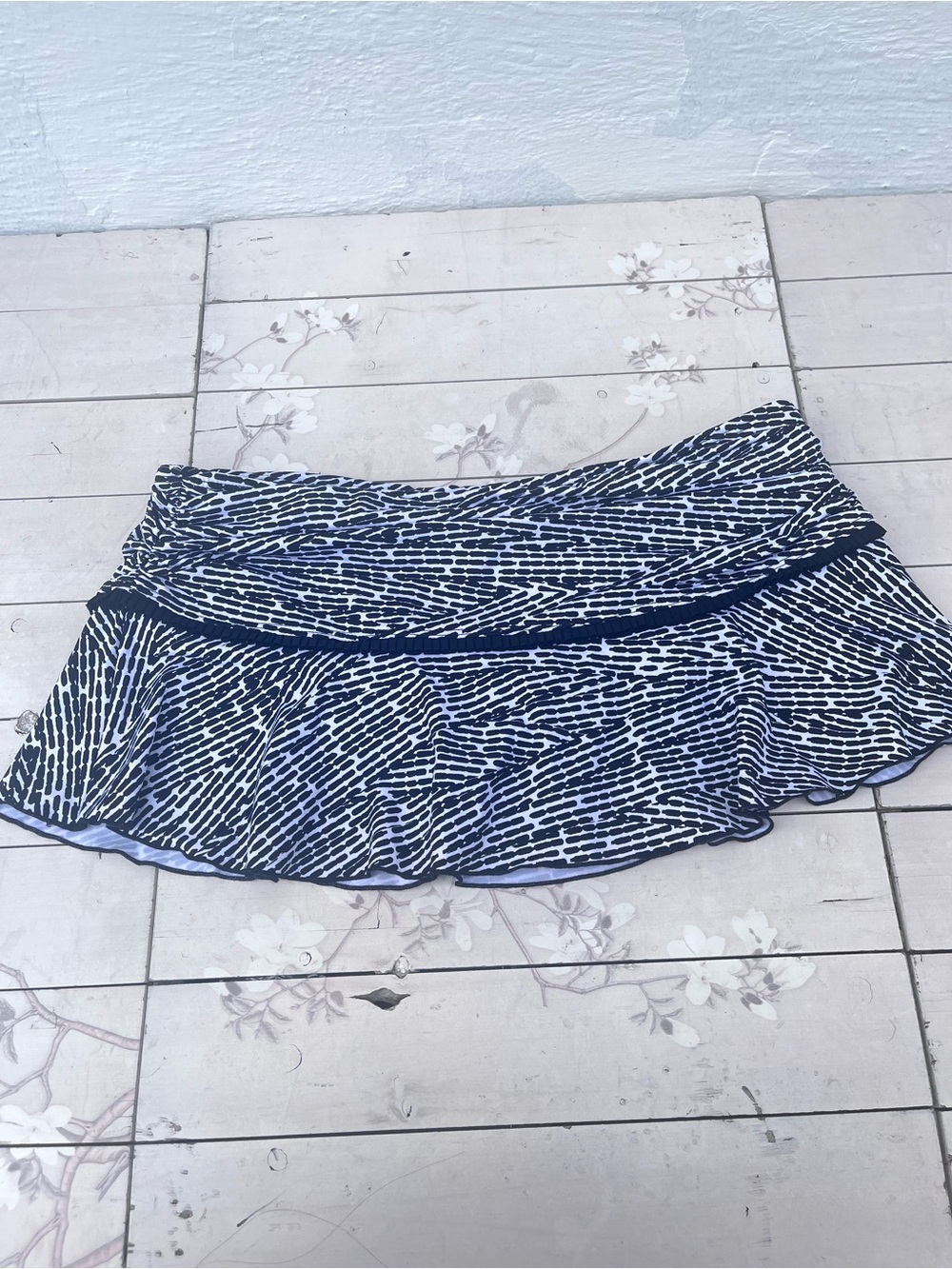 Kenneth Cole Reaction Navy and White Printed Flared Mini Skirt